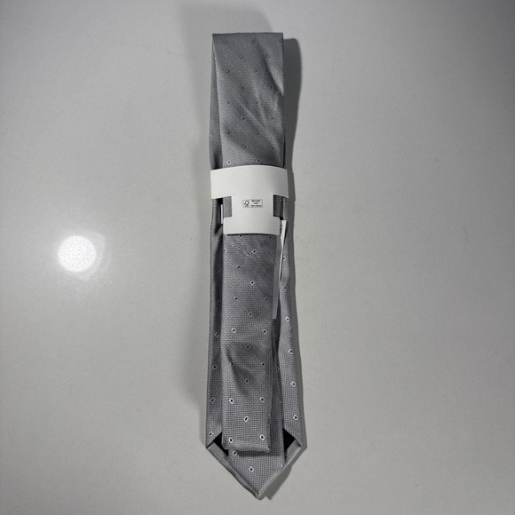 Calvin Klein Tie Mens Light Grey Micro Dot Silk Blend Necktie NWT - Picture 2 of 7